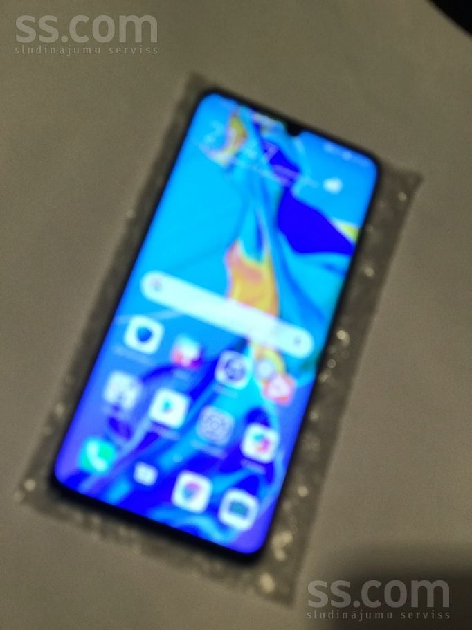 Продаю мобильны телефон Huawei - P30 - 128gb . Новый. Jauns. Оригинальный. Можно на обмен с доплатой. ...
