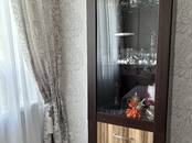Mēbeles, interjers Naktsgaldiņi, kumodes, cena 70 €, Foto