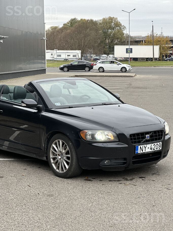 Kabriolets 2.4 dīzelis automāts/ C70 Auto labā tehniskā stāvoklī ar labu komplektāciju. Nessen uzlikta jauna elektronika j ...