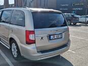 Chrysler Town & Country, cena 4 500 €, Foto