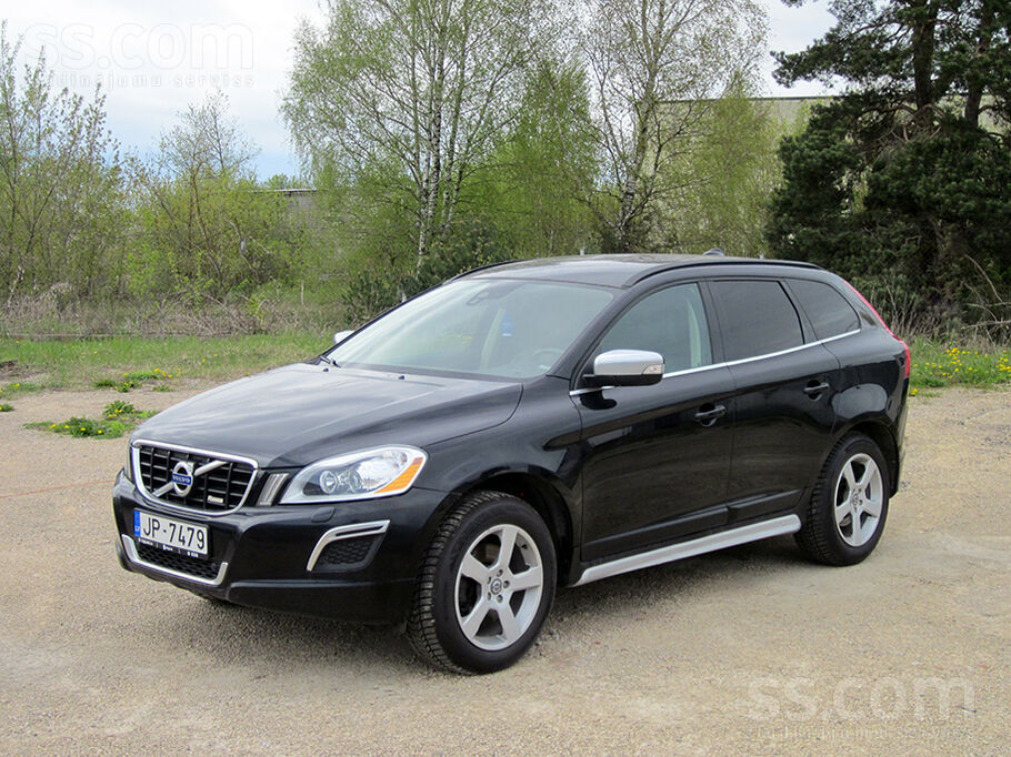 “R-Design”. 2011.gads. Volvo uzlabotais Xc60 modelis ar jaunā tipa paneli, viduskonsoli, navigācijas sistēmu. Labais Volv ...