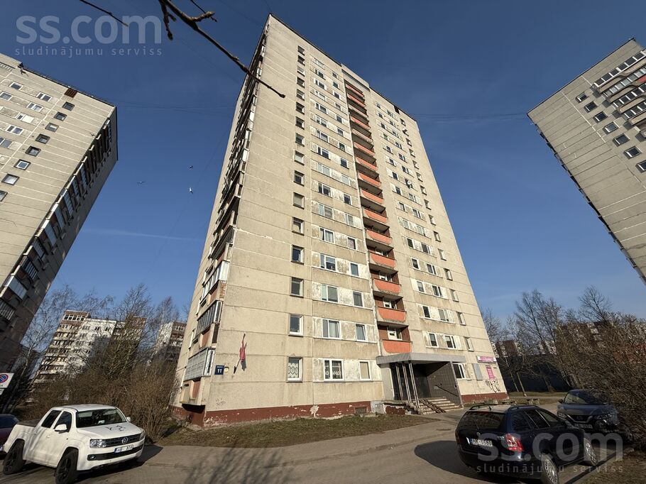 Tiek izīrēts saulains divistabu dzīvoklis Mežciemā. Platība - 63 m2. Dzīvoklis ir mēbelēts, sastāv no 2 izolētām istabām, vi ...