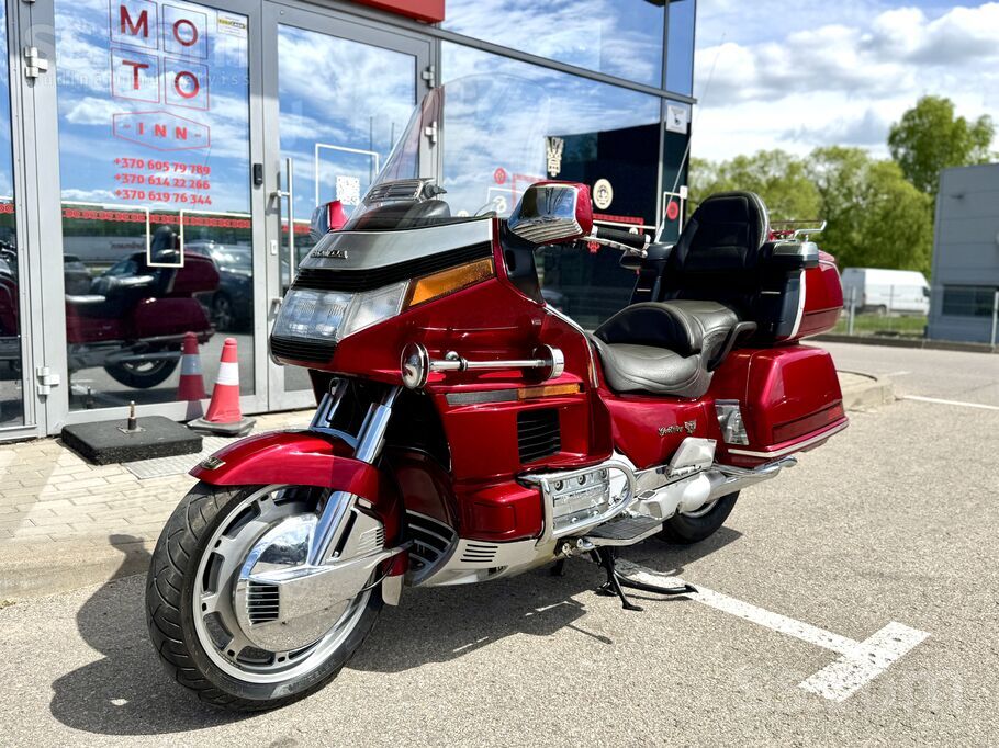 Honda Goldwing Gl1500 -ļoti labā stāvokļī motocikls. Lizings no 149 Eur/mēn. Līzinga termiņš - 60 mēneši, nav nepieciešam ...