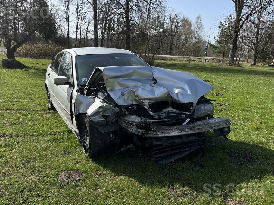 Pārdodu BMW 320d pēc frontālas avārijas. Auto bija ar izietu skati, pirms nodošanas metāllūžņos varbūt kādam noder. -Ap ...