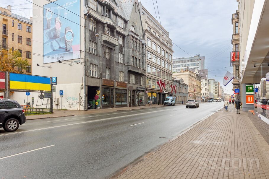 Izīrē izsmalcinātu un kvalitatīvi izbūvētu 3 istabu dzīvokli Rīgas sirdī. Aicinām apskatīt šo dzīvokli, virtuālajā tūrē, ...