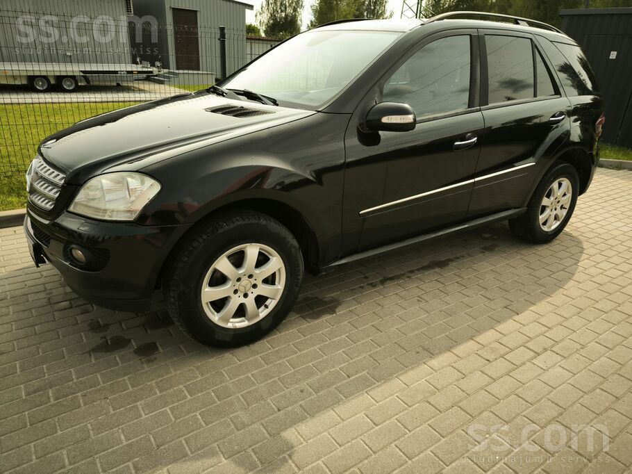 Pārdodu koptu un labā tehniskā kārtībā esošu Mercedes Benz ML 320 ar 3.0 litru dīzeļdzinēju un automātisko transmisiju. 165kW ...
