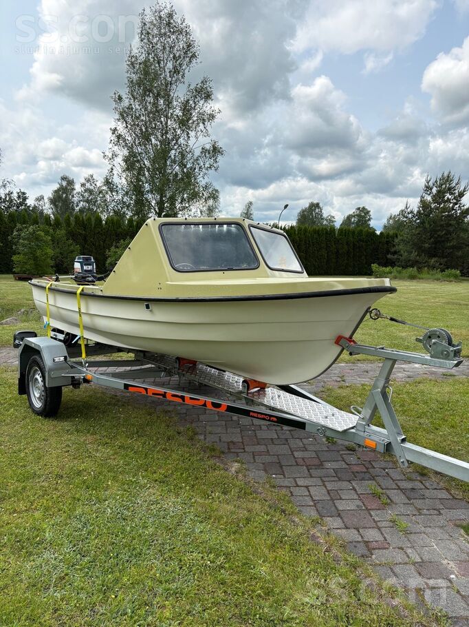 Pārdodu vieglu, stabilu, sertificētu motorlaivu, garums-4 m, platums-1.67 m, kura būvēta prestižā kuģbūvētavā Norvēģijā. Ātri ...