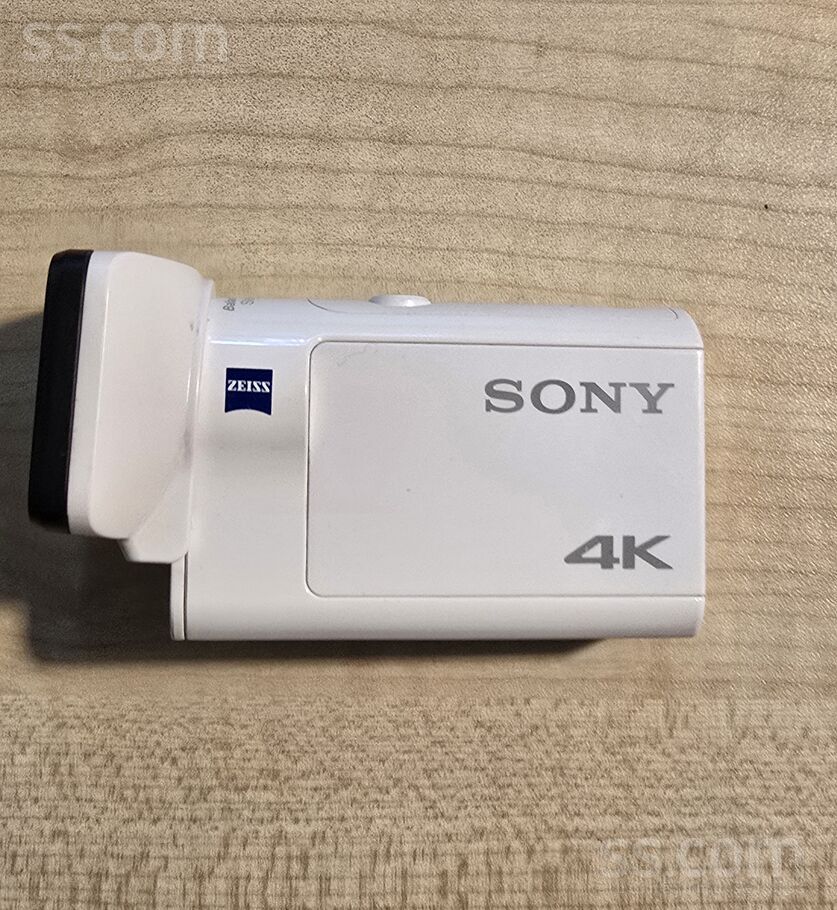 Pārdod kameru Sonny Fdr-X3000 4K. Komplektā viss kas redzams foto. Ja interesē rakstiet uz e-pastu. ...