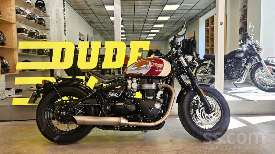 Skaists Triumph Bonneville Bobber Limited edition - motocikls kā jauns, nobraucis vien 1199 km, perfektā stāvoklī, kā jauns. ...