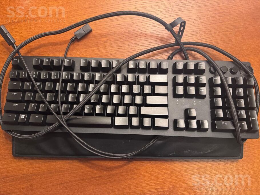 Pārdodu lietotu, bet labā tehniskā un vizuālā kārtībā klaviatūru Razer Hauntsman Elite. Klaviatūras cena iegādes brīdī bija 2 ...
