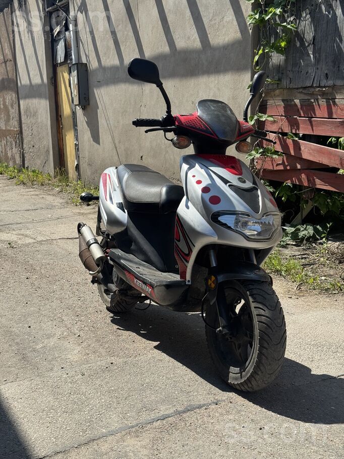 Keeway 2013 gada. Nobraucis 13k km Lec ar pirmo un iet stīga un gatavs sezonai. Dokumenti nav, bet iespejams dabut dok ...