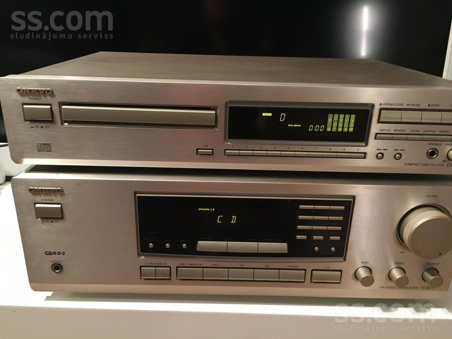 Продается усилитель золотой Onkay Tx8211 c CD проигрывателем золотой Onkay DX 7211. Для любителей японского звучания. Во ...