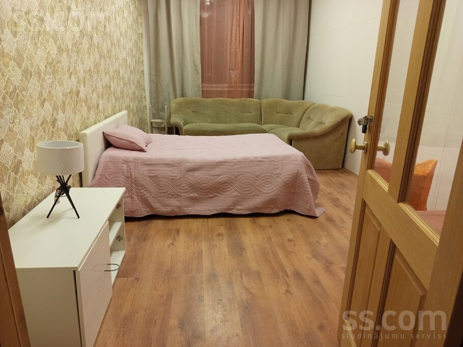 Pārdod studio tipa 1 istabas dzīvokli Dobeles centrā, Viestura ielā 5, 3. stāvā Telpas piemērotas dažāda veida pielietošanai ...