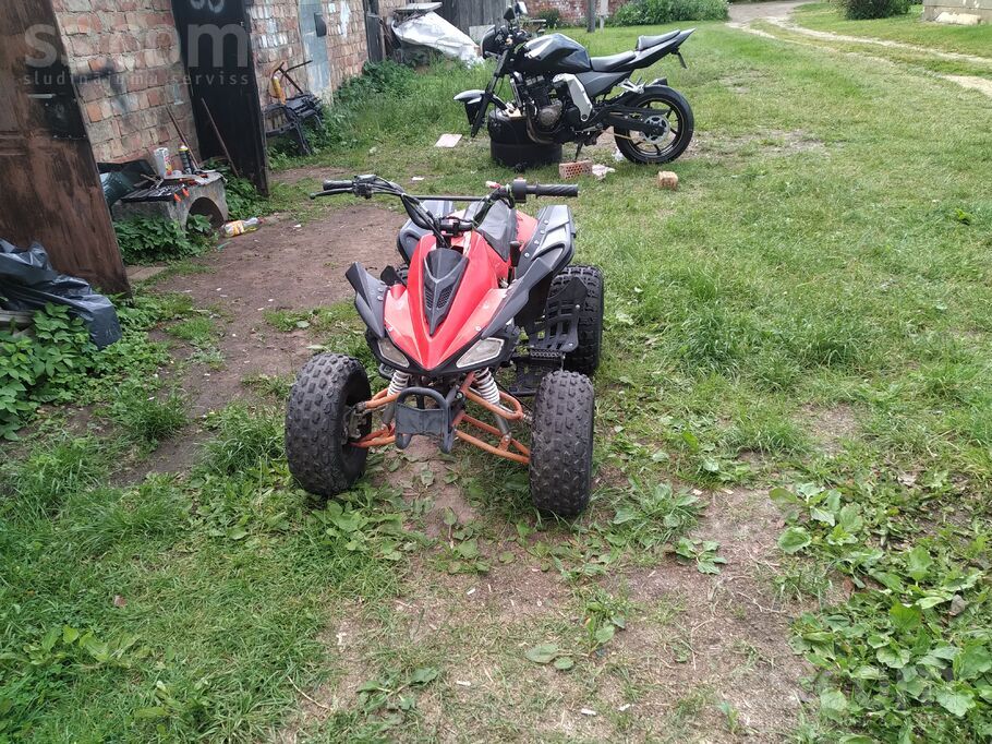 Pardosu berna kvadrociklu. 110cc . atrumkarba D-N-R. Labas riepas. Labs akb . Ruc , brauc dremze . Nav jauns , bet diezga ...
