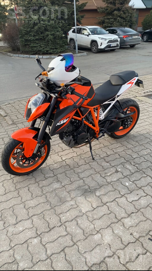 Ktm Superduke 1290r, viss darbojas un iet zvèrá, jauni zobrati un ķède, ełła jauna, gaisa kn filtrs, decat pipe(katalizatoru ...