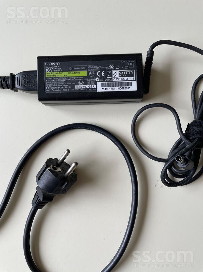 Продаю зарядное устройство sony ac adapter 16v=4.0a (vgp-ac16v14) pārdodu lādētāju sony ac adapteri 16v=4.0a (vgp-ac16v14) ...