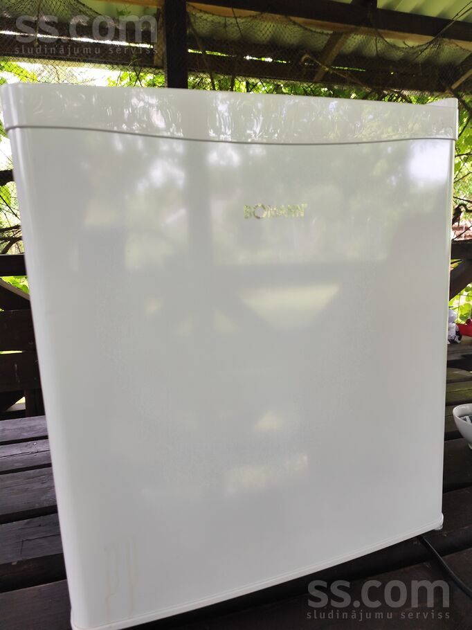 Pārdodu mazu Bomann saldētavu. Labā stāvoklī, mazlietota. 44cm 47cm 51cm, 30litri, A++. Ideāls variants vasarnīcai, vai, ka p ...